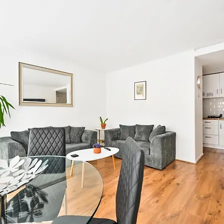 Lovely 2-Bed, Sleeps 6, Near Stratford Station & Abba Voyage,